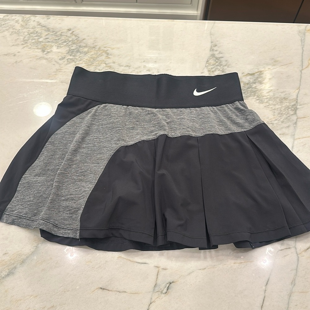 Nike Court Dri Fit Advantage Pleated Tennis Skirt black and gray Size M